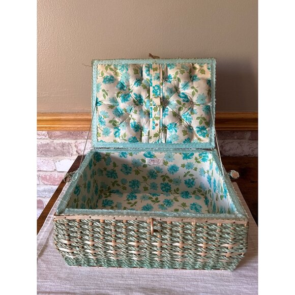 Vintage Dritz Wicker Sewing Basket With Floral Lining & Snap Closure and Handle - Picture 2 of 16